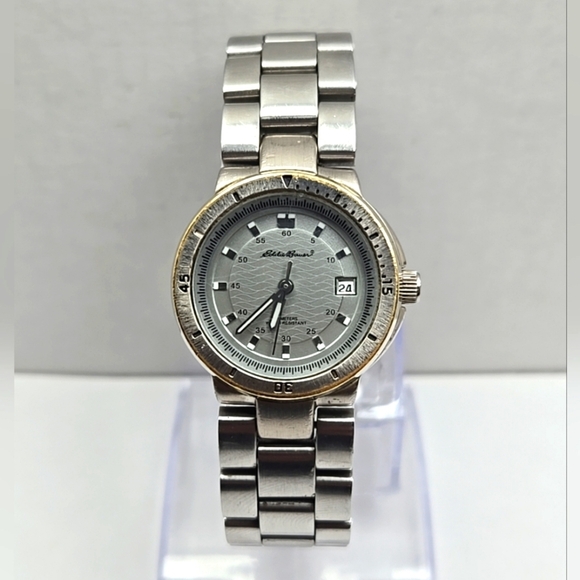 Womens Eddie Bauer SM Textured Sport Date Watch Silver Tone Date New Battery - Picture 1 of 10